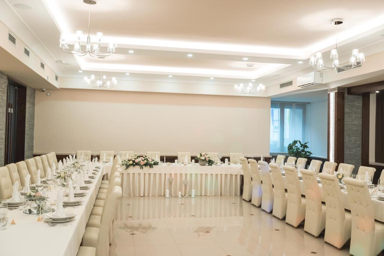 Hotel Smuk Semic Ngoại thất bức ảnh